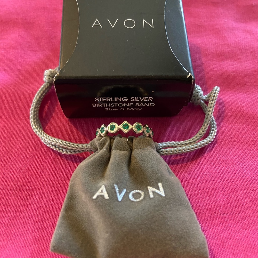 Avon Sterling Silver Emerald Green Ring